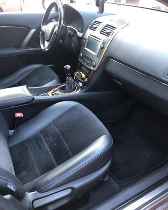 Toyota Avensis cena 30500 przebieg: 268000, rok produkcji 2014 z Tyczyn małe 301